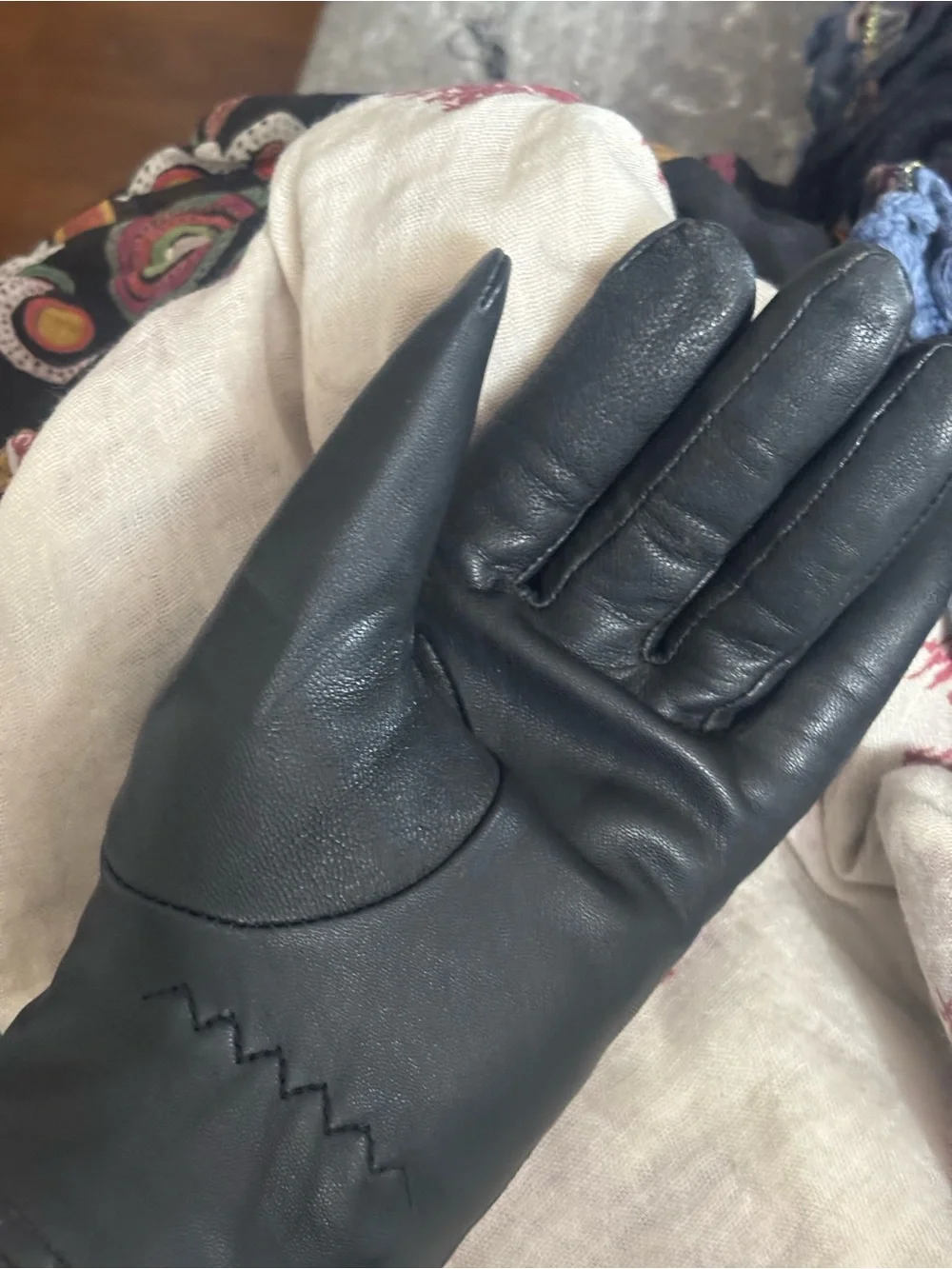 3M Thinsulate Black Leather Women's Gloves
